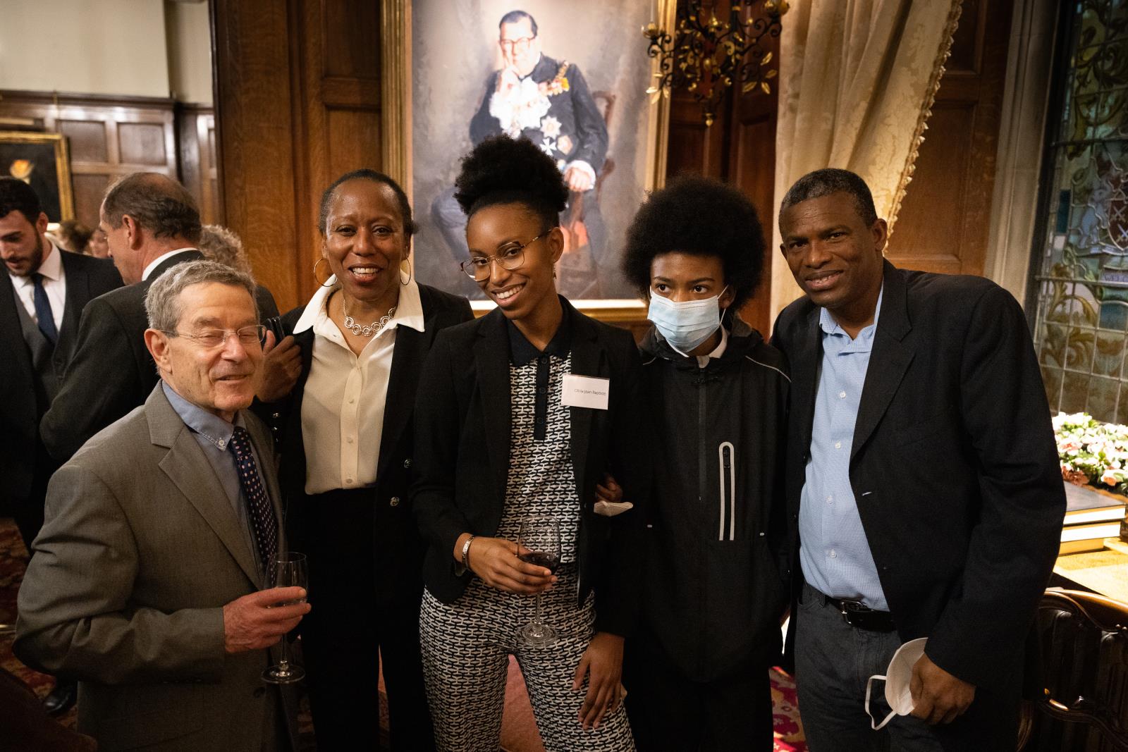 'Should youngsters be banned from social media?'